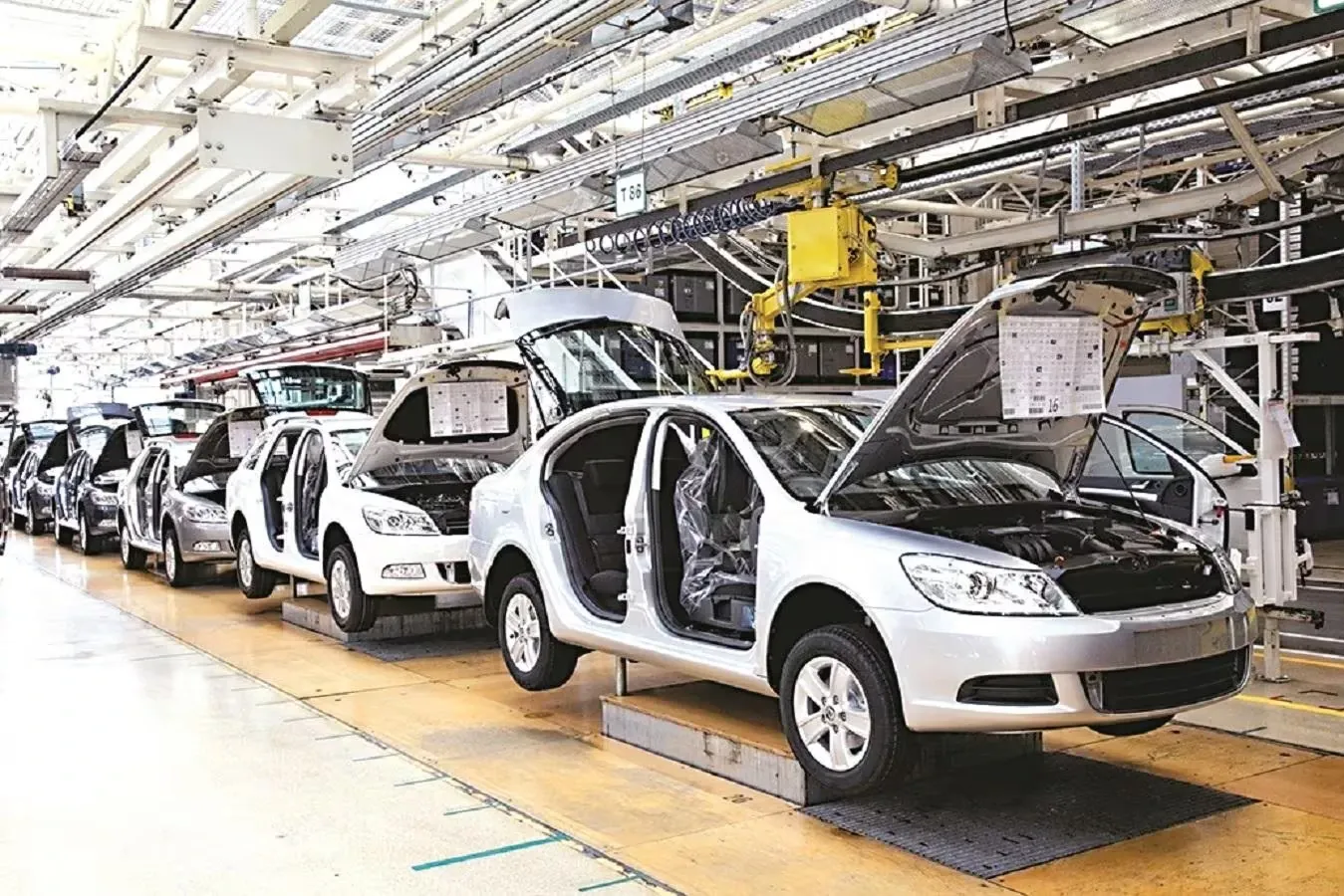 Indian Auto Industry Faces Growth Challenges Amid Weak Demand in FY26