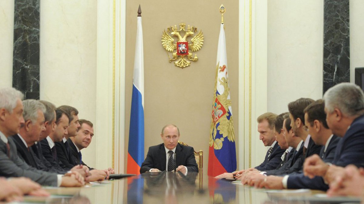 Putin's Surprise Meeting with Iranian Adviser