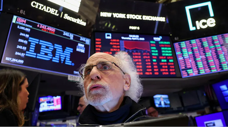 Wall Street Futures Fall