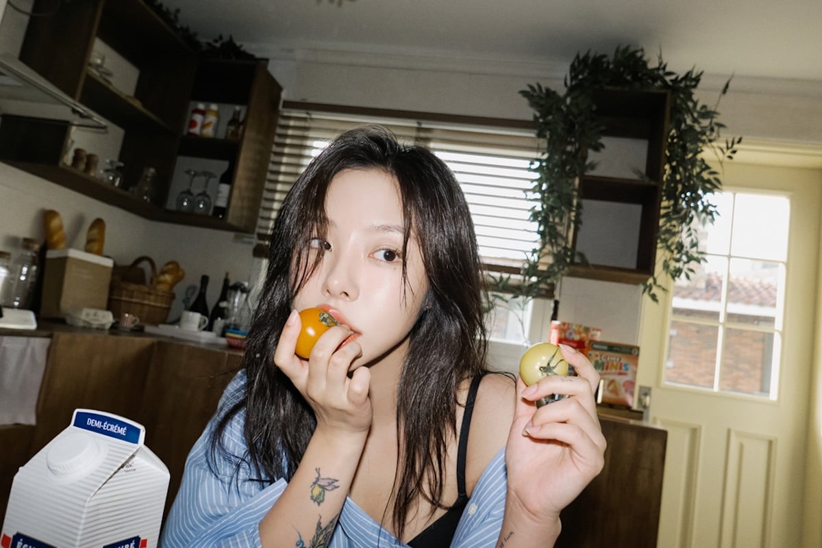 Whee In Joins With Us Entertainment